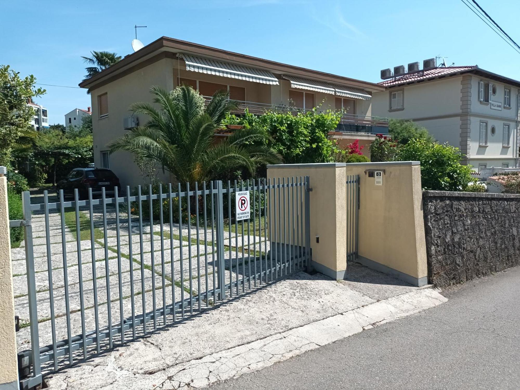 Apartments Orange Lovran Exterior foto